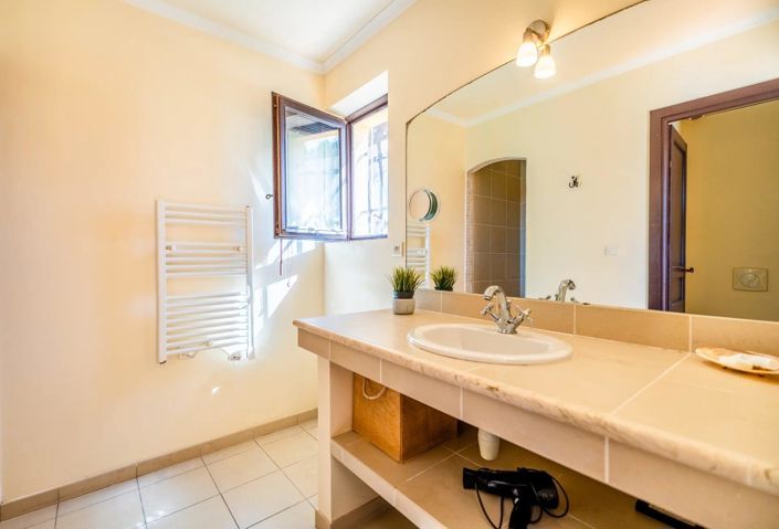 Image No.34-5 Bed House for sale