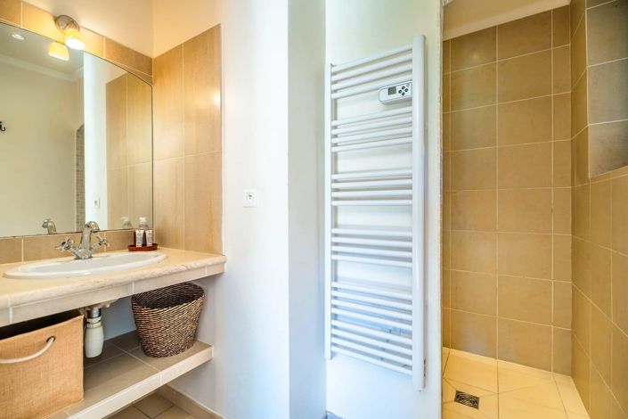 Image No.35-5 Bed House for sale