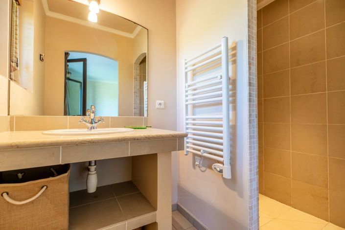 Image No.37-5 Bed House for sale