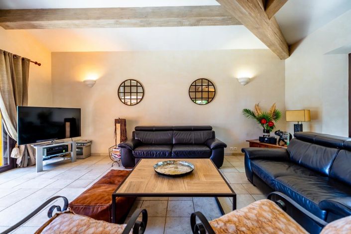 Image No.40-5 Bed House for sale