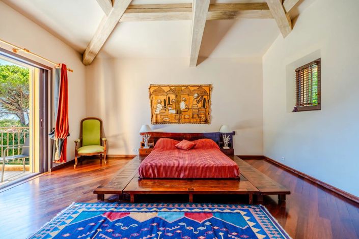 Image No.7-5 Bed House for sale