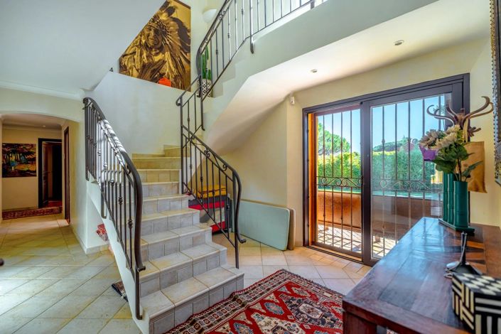 Image No.8-5 Bed House for sale