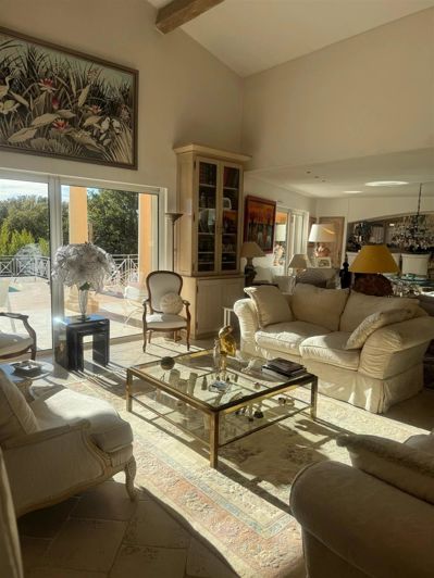 Image No.4-6 Bed House for sale