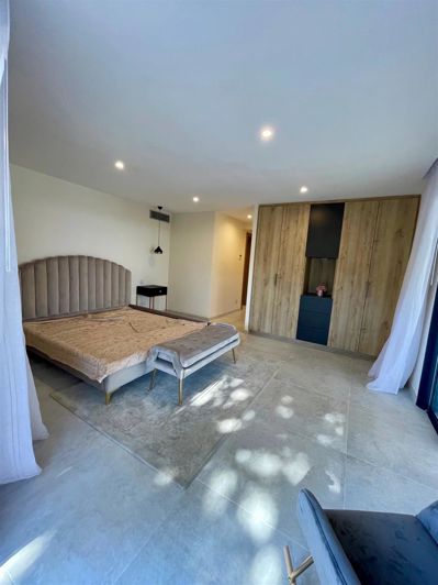 Image No.11-6 Bed House for sale