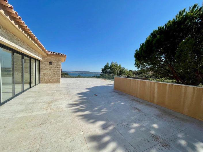 Image No.2-6 Bed House for sale