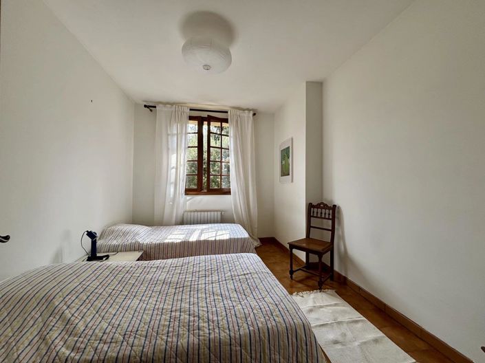 Image No.10-5 Bed House for sale