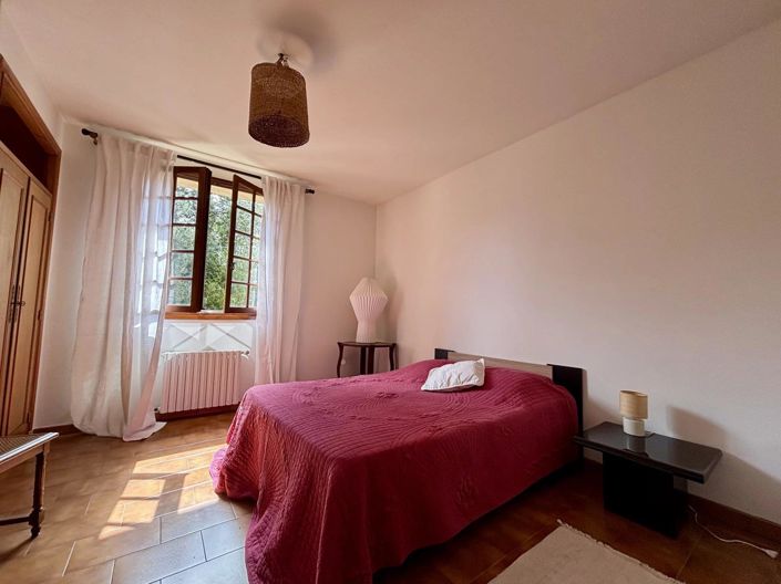 Image No.12-5 Bed House for sale