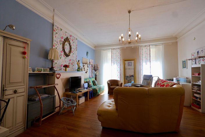 Image No.7-5 Bed House for sale