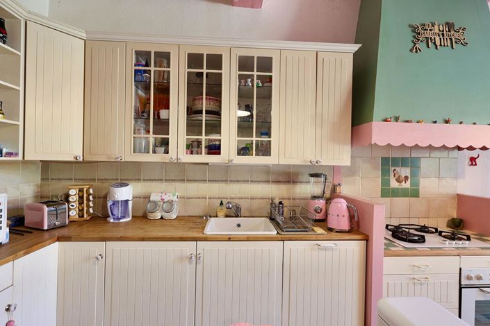 Image No.9-5 Bed House for sale