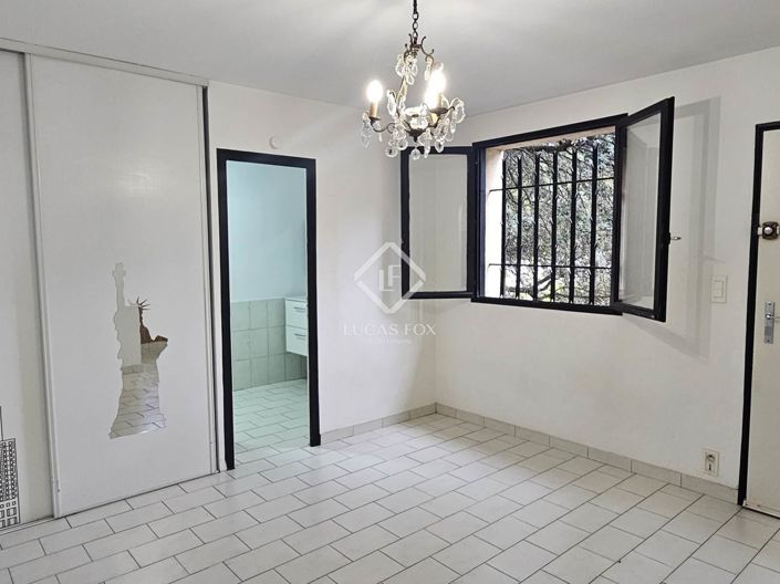 Image No.10-3 Bed House for sale