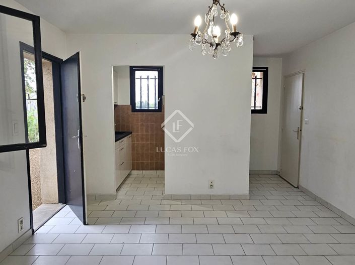 Image No.11-3 Bed House for sale