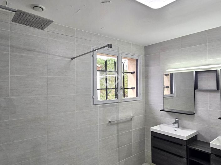 Image No.18-3 Bed House for sale