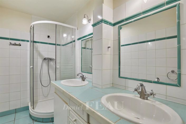 Image No.16-2 Bed Apartment for sale