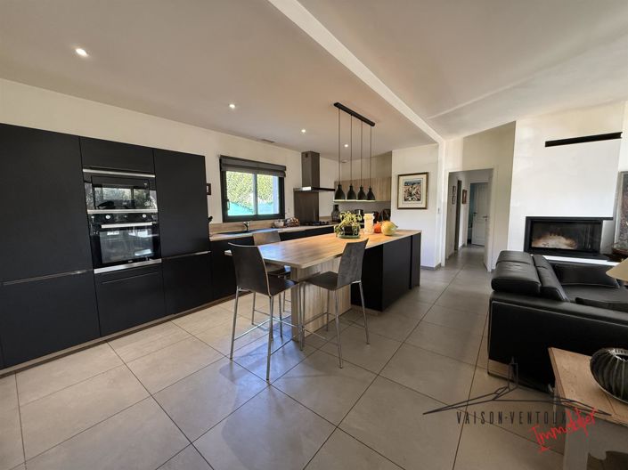 Image No.6-4 Bed House for sale