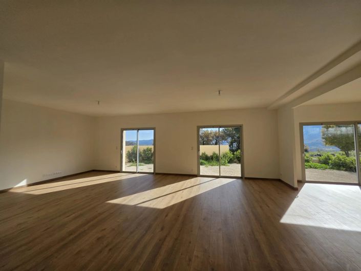 Image No.5-Maison de 4 chambres à vendre à Saint-Martin-de-Castillon