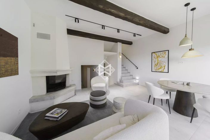 Image No.3-4 Bed House for sale