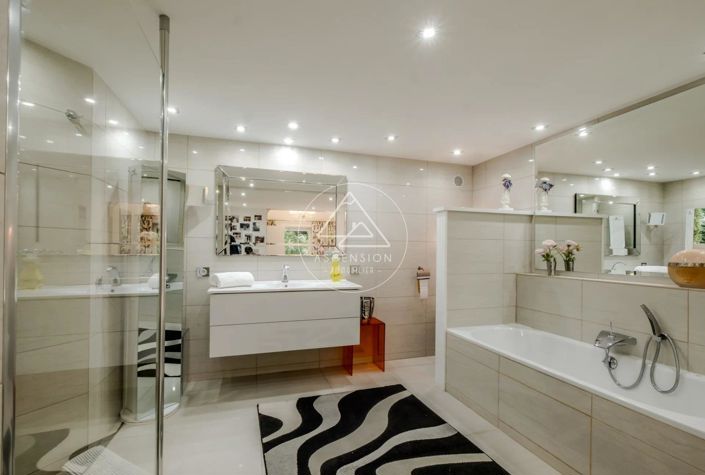 Image No.11-4 Bed House for sale