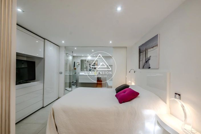 Image No.15-4 Bed House for sale