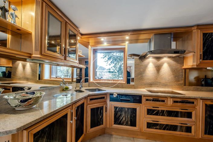 Image No.26-4 Bed House for sale