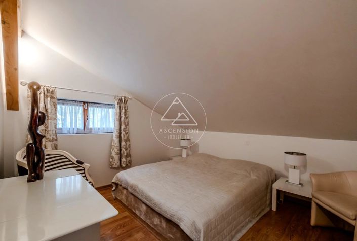 Image No.38-4 Bed House for sale