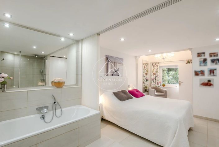 Image No.6-4 Bed House for sale