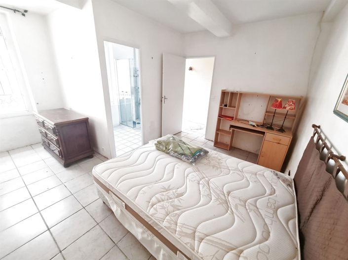 Image No.8-2 Bed House for sale