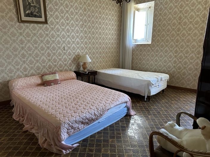 Image No.6-5 Bed House for sale