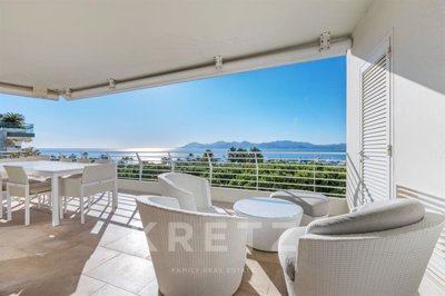 4 Bed Apartment for sale