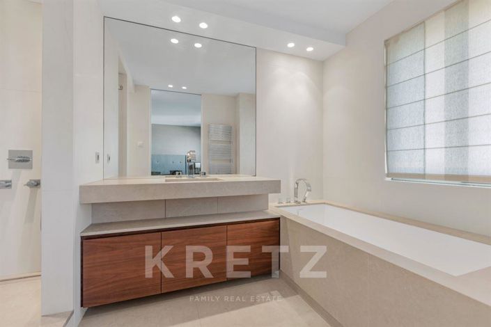 Image No.17-4 Bed Apartment for sale