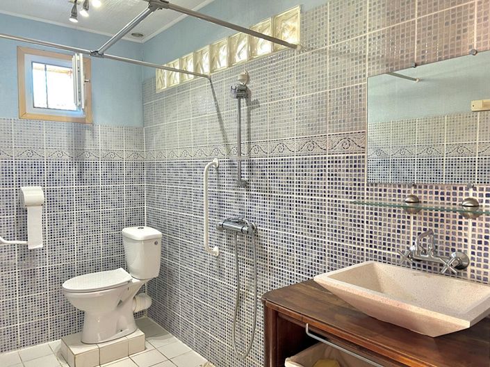 Image No.15-6 Bed House for sale