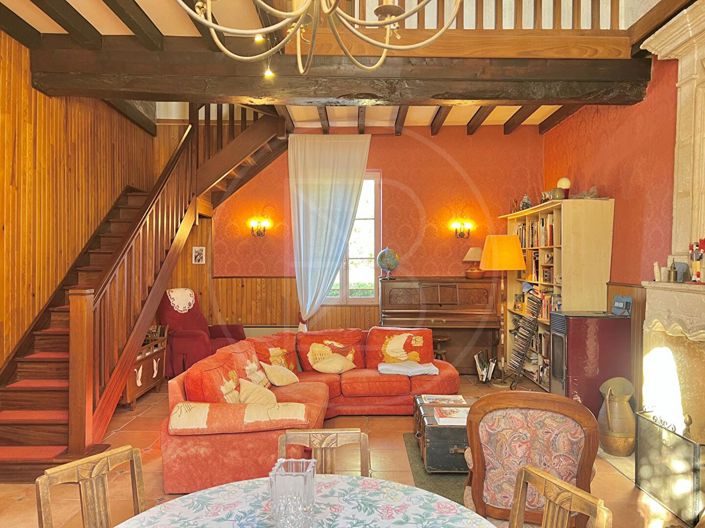 Image No.5-6 Bed House for sale