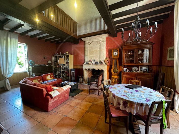 Image No.6-6 Bed House for sale