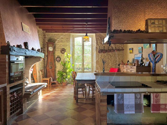 Image No.7-6 Bed House for sale