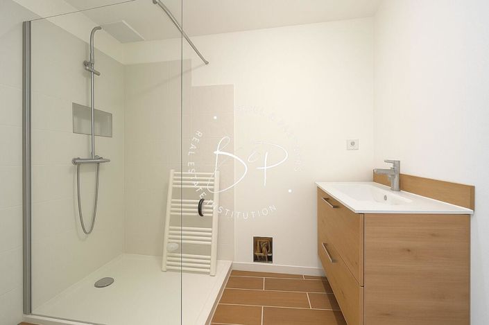 Image No.14-2 Bed House for sale