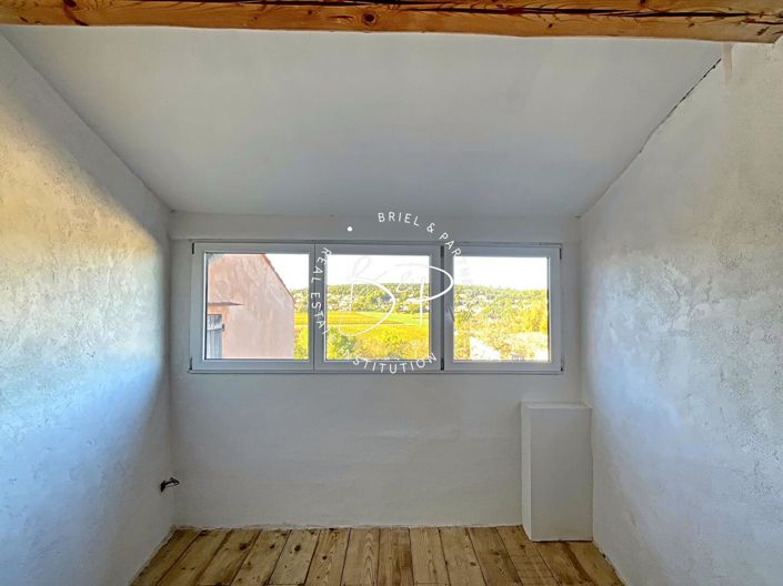 Image No.5-2 Bed House for sale