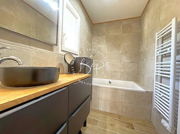 Image No.11-4 Bed House for sale