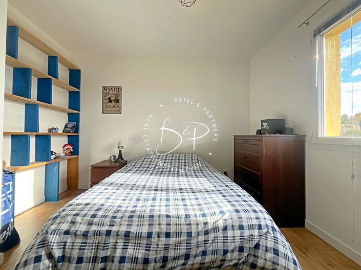 Image No.12-4 Bed House for sale