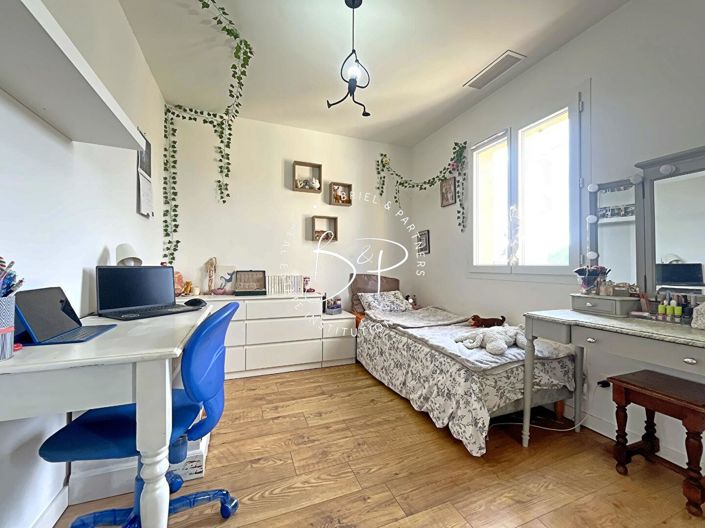 Image No.14-4 Bed House for sale