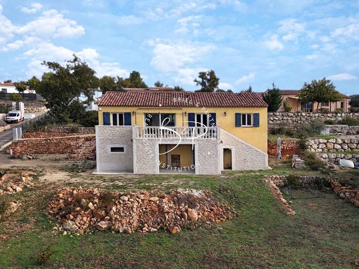 Image No.2-4 Bed House for sale