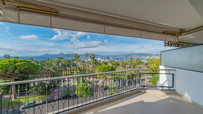 Image No.3-Appartement de 2 chambres à vendre à Cannes