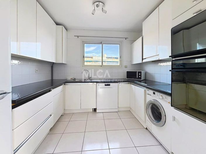 Image No.8-3 Bed Apartment for sale