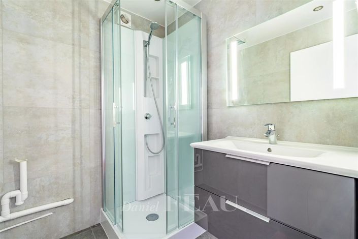 Image No.10-5 Bed Apartment for sale