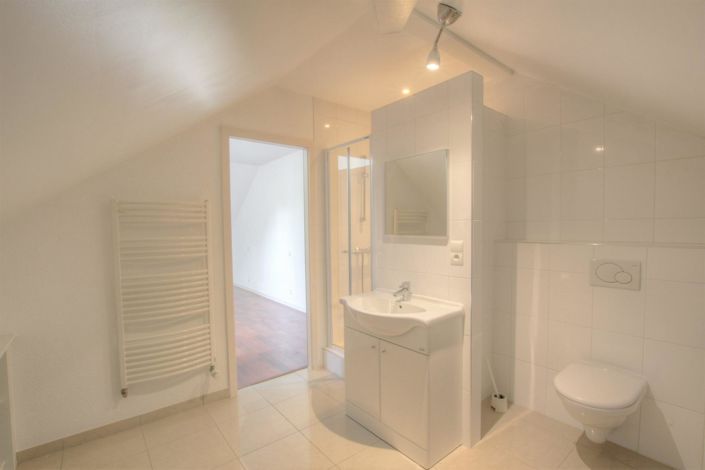 Image No.10-4 Bed House for sale