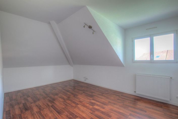 Image No.12-4 Bed House for sale