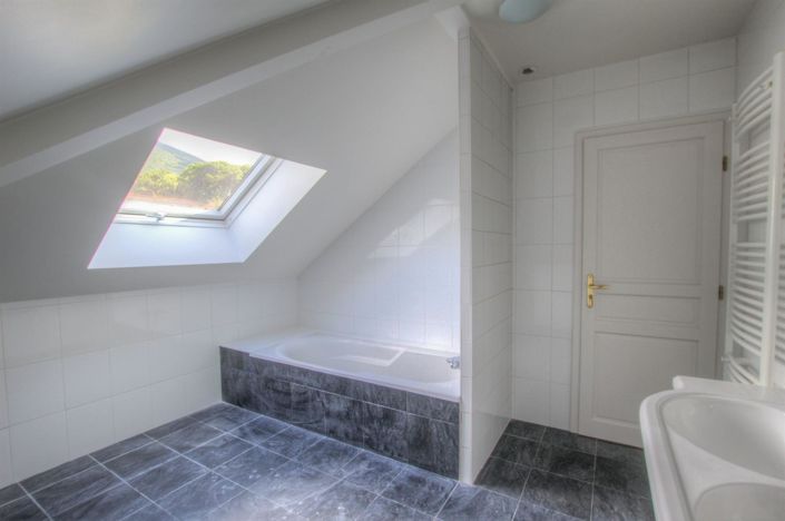 Image No.13-4 Bed House for sale