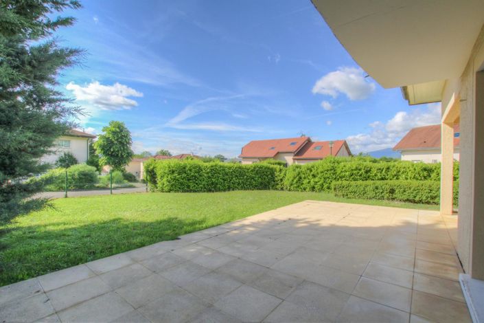 Image No.2-4 Bed House for sale