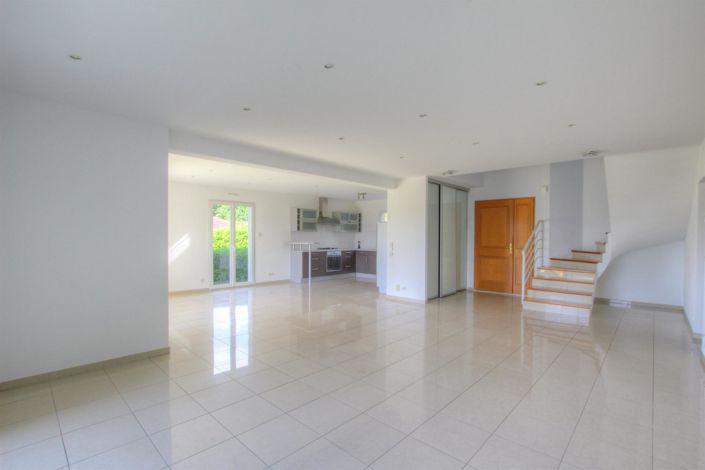 Image No.4-4 Bed House for sale