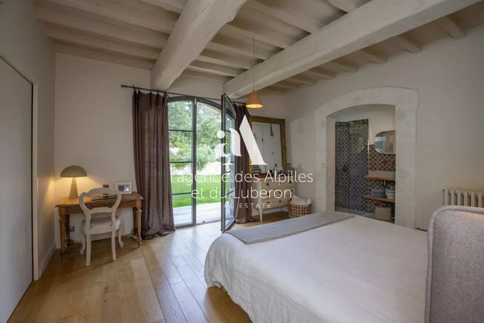 Image No.20-6 Bed House for sale