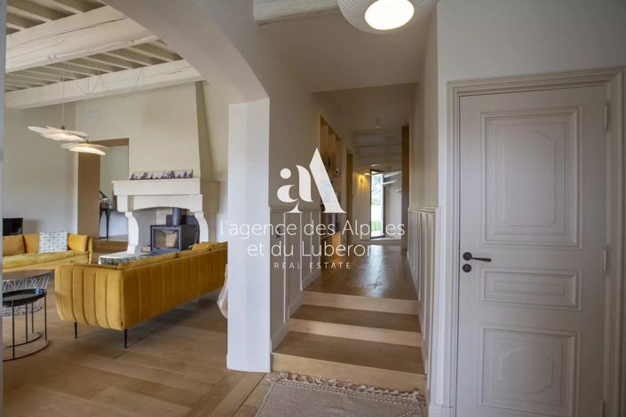 Image No.30-6 Bed House for sale