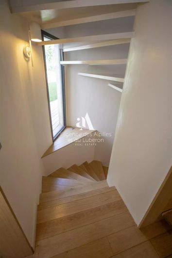 Image No.32-6 Bed House for sale